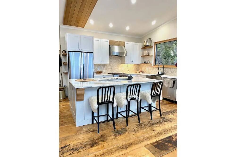 Photo of Kitchen in Northern Bruce Peninsula