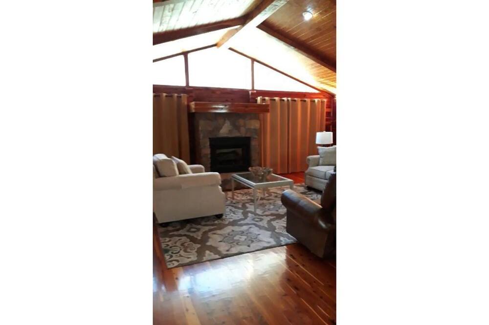Photo of Bedroom in Waynesboro