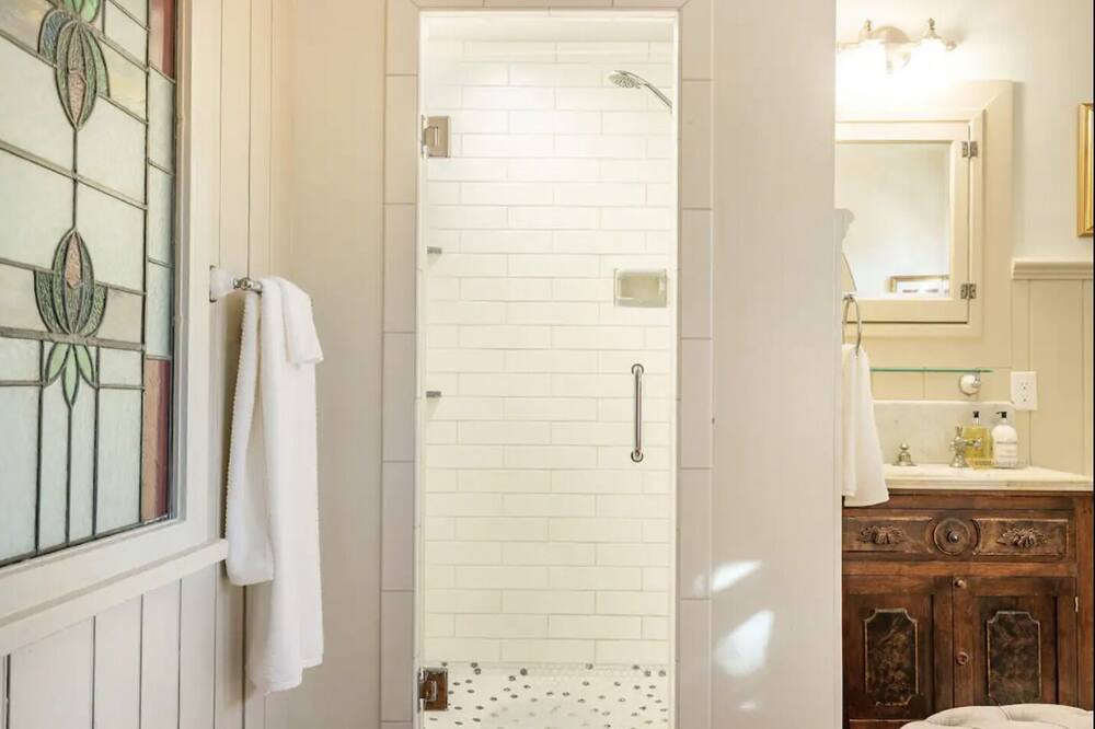 Photo of Bathroom in Liberty