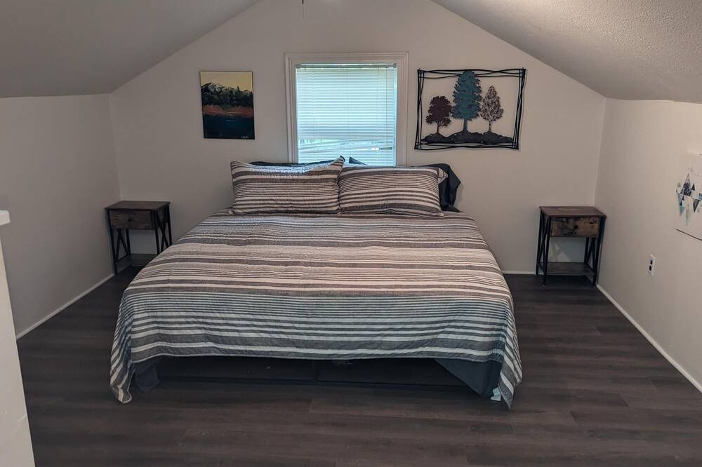 Photo of Bedroom in Cayuga