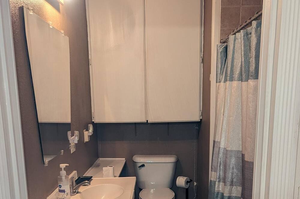 Photo of Bathroom in Cayuga