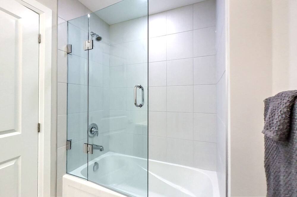 Photo of Bathroom in The Blue Mountains