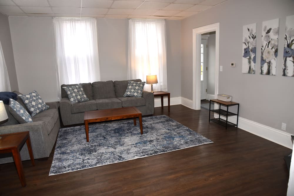 Photo of Livingroom in Burlington