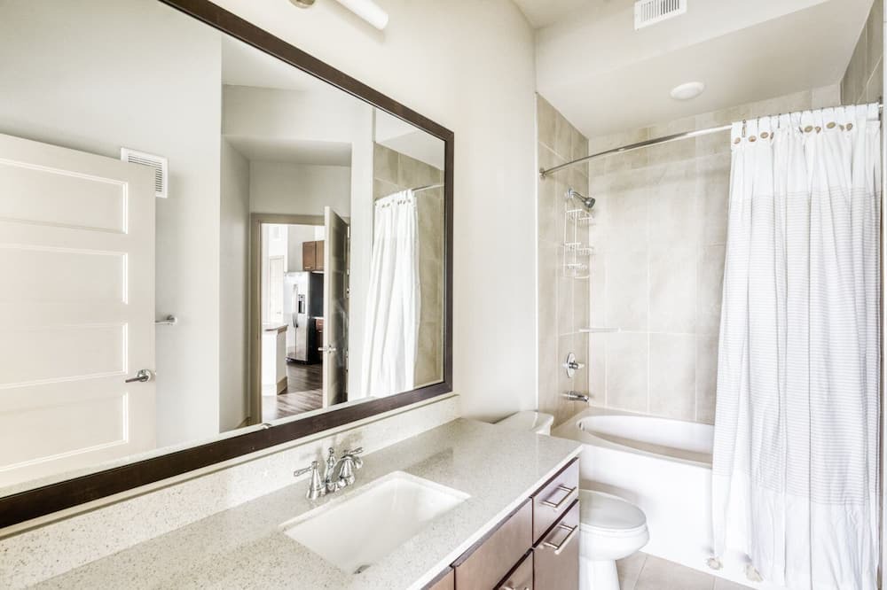 Photo of Bathroom in Chestnut