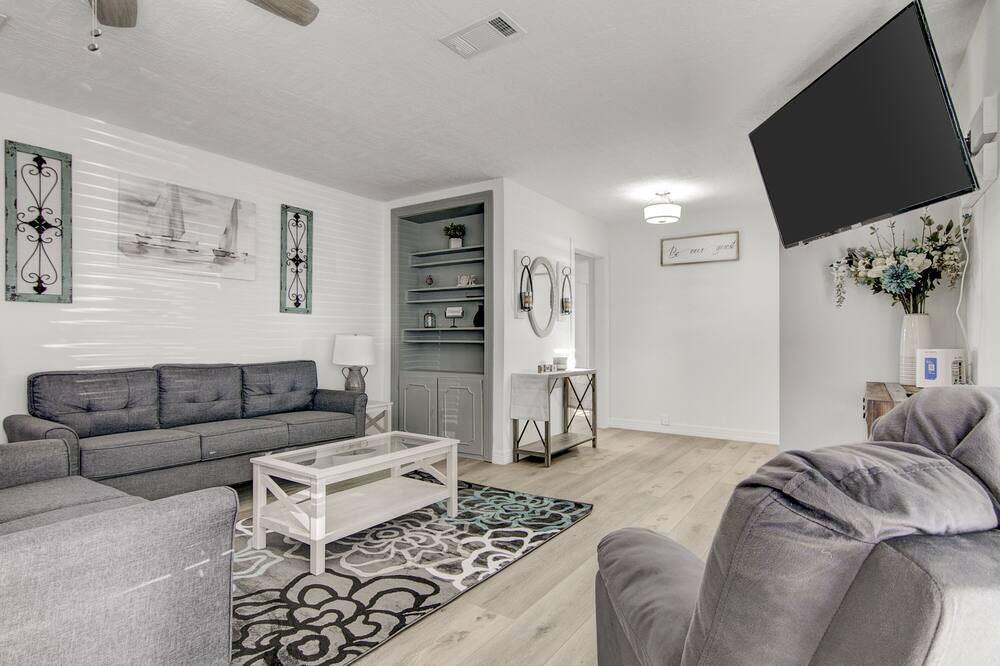 Photo of Livingroom in Groves