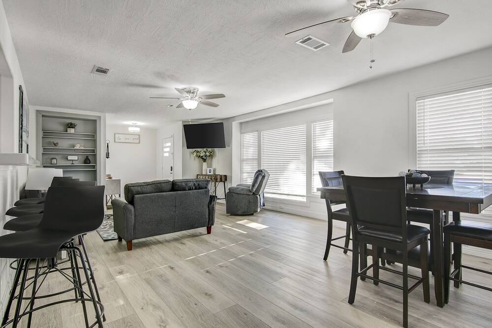 Photo of Livingroom in Groves