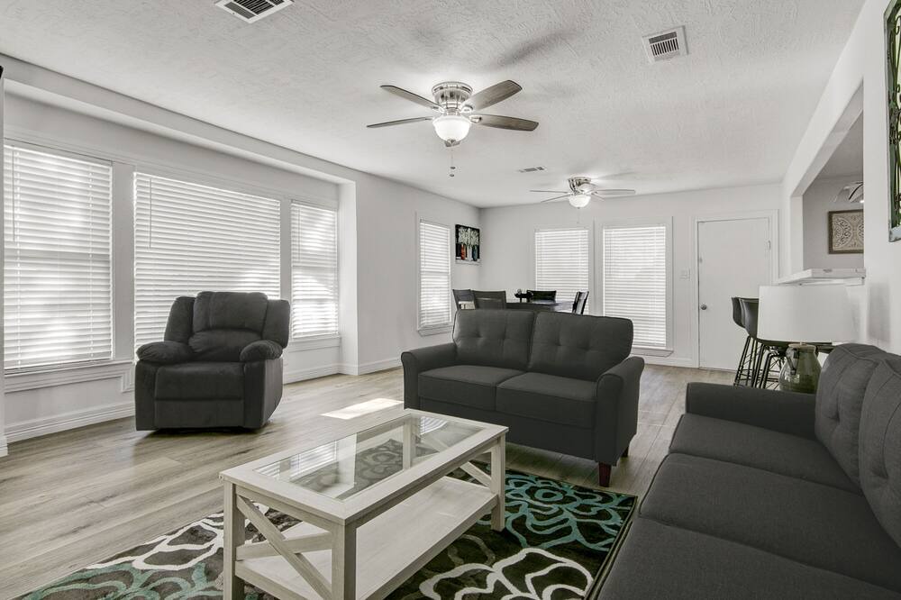 Photo of Livingroom in Groves