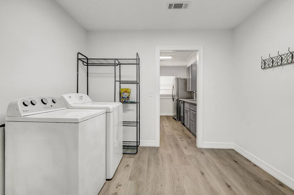 Photo of Bedroom in Groves