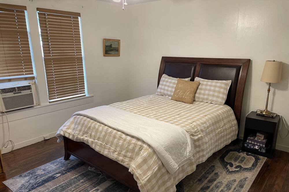 Photo of Bedroom in Clarksdale