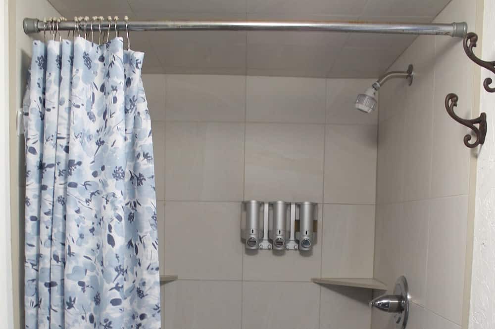 Photo of Bathroom in Camargo