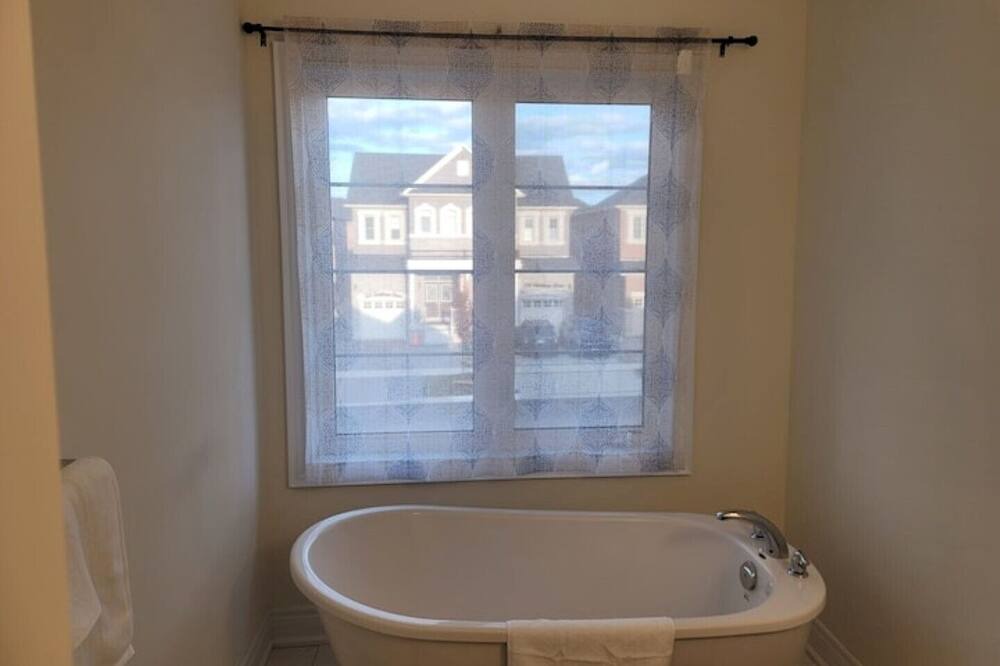 Photo of Bathroom in Markham