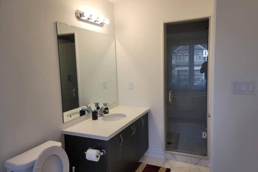 Photo of Bathroom in Markham