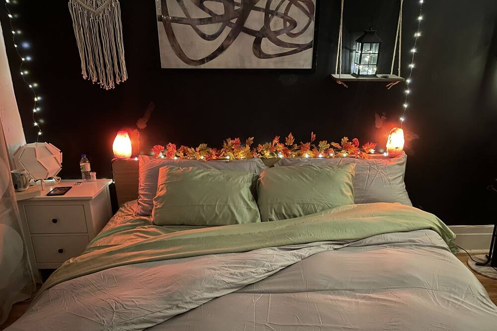 Photo of Bedroom in De Lorimier