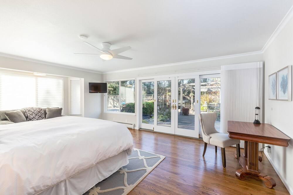 Photo of Others in Petaluma