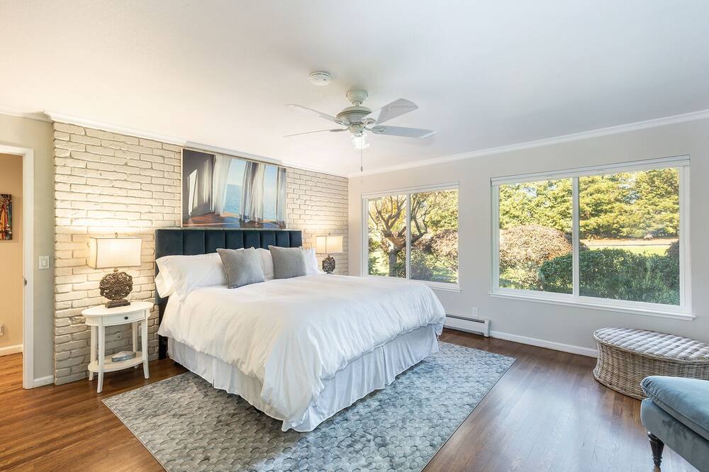 Photo of Others in Petaluma