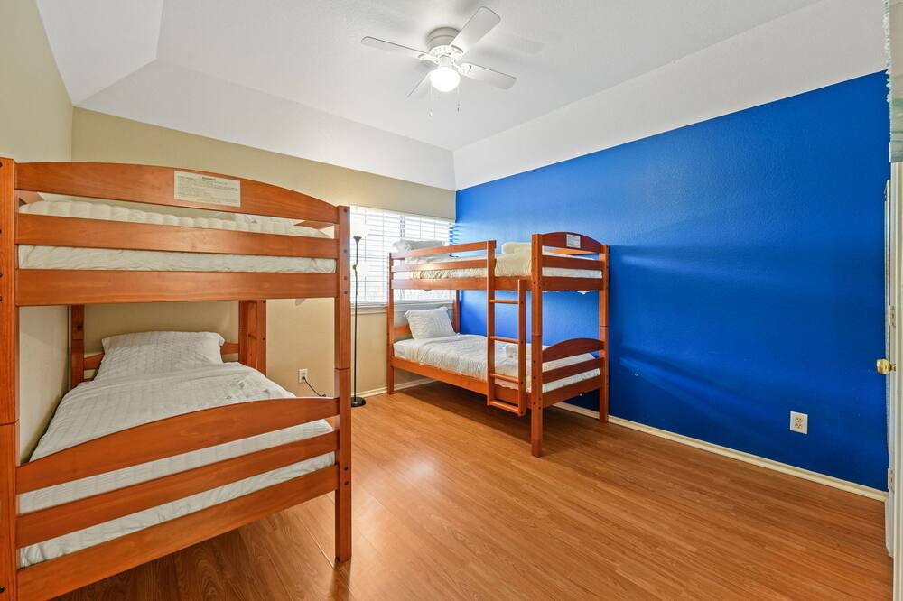 Photo of Bedroom in Northwest Carrollton
