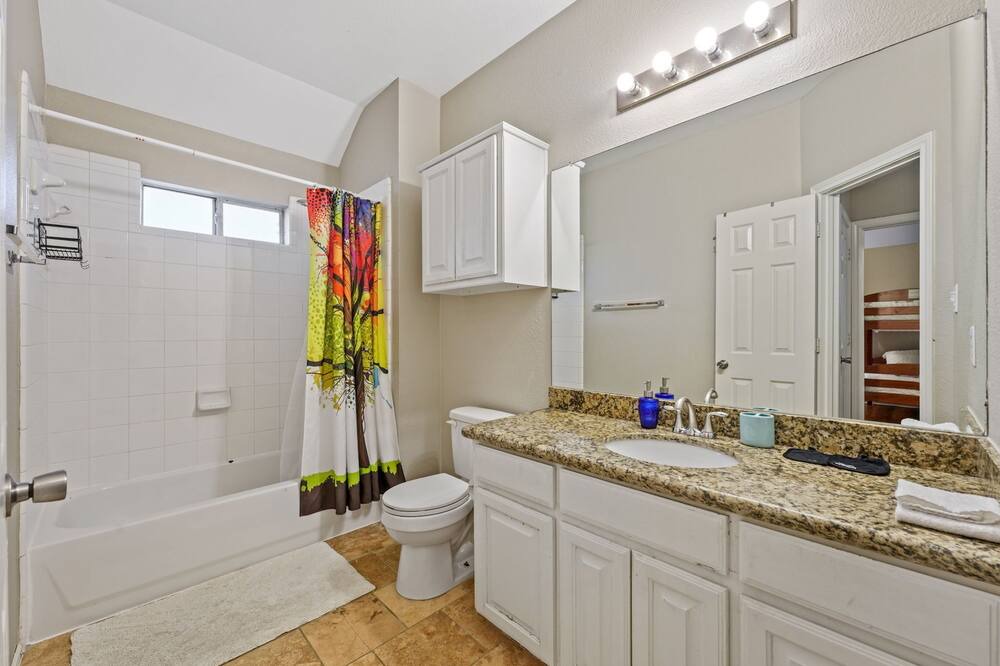 Photo of Bathroom in Northwest Carrollton