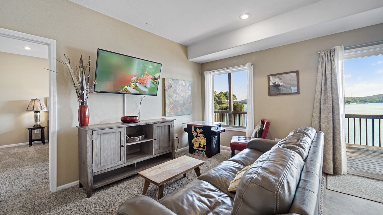 Photo of Livingroom in Lake of the Ozarks