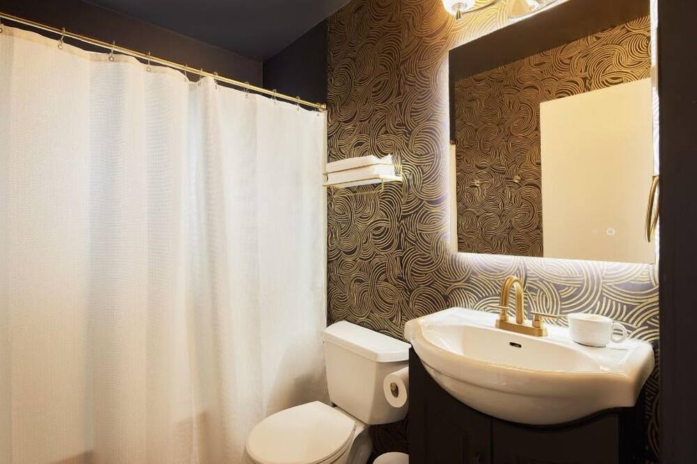 Photo of Bathroom in Mont-Laurier
