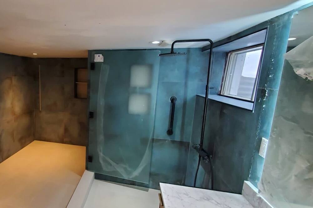 Photo of Bathroom in Mont-Laurier