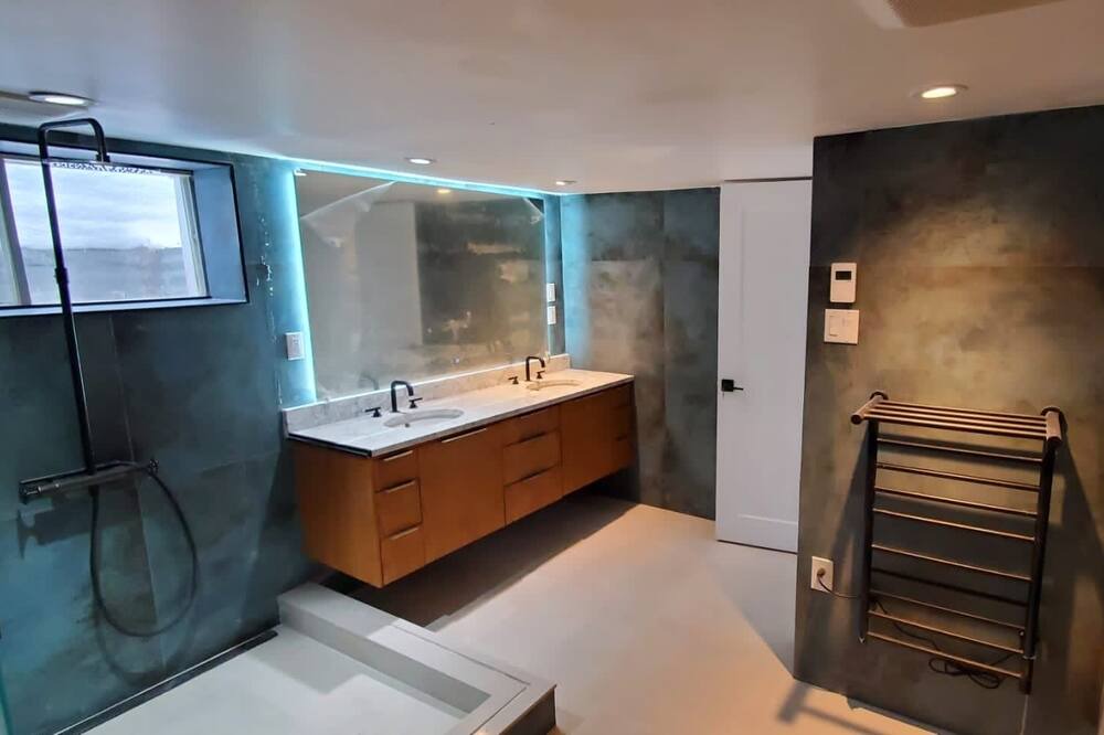 Photo of Bathroom in Mont-Laurier