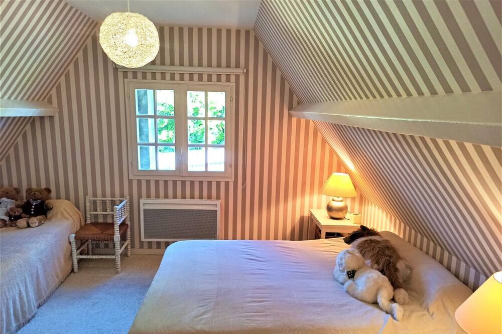 Photo of Bedroom in Thil-Manneville