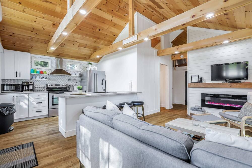 Photo of Livingroom in South Bruce Peninsula