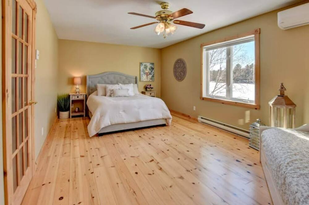 Photo of Bedroom in Chertsey