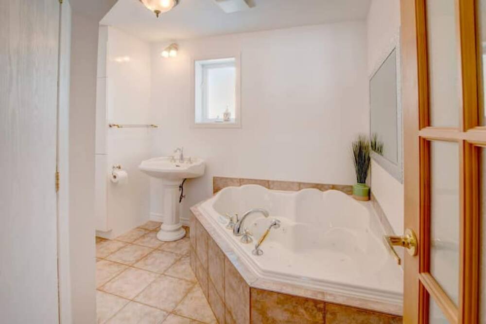 Photo of Bathroom in Chertsey