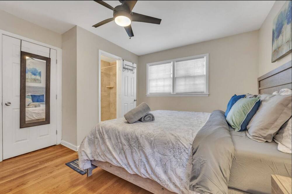 Photo of Bedroom in East Point