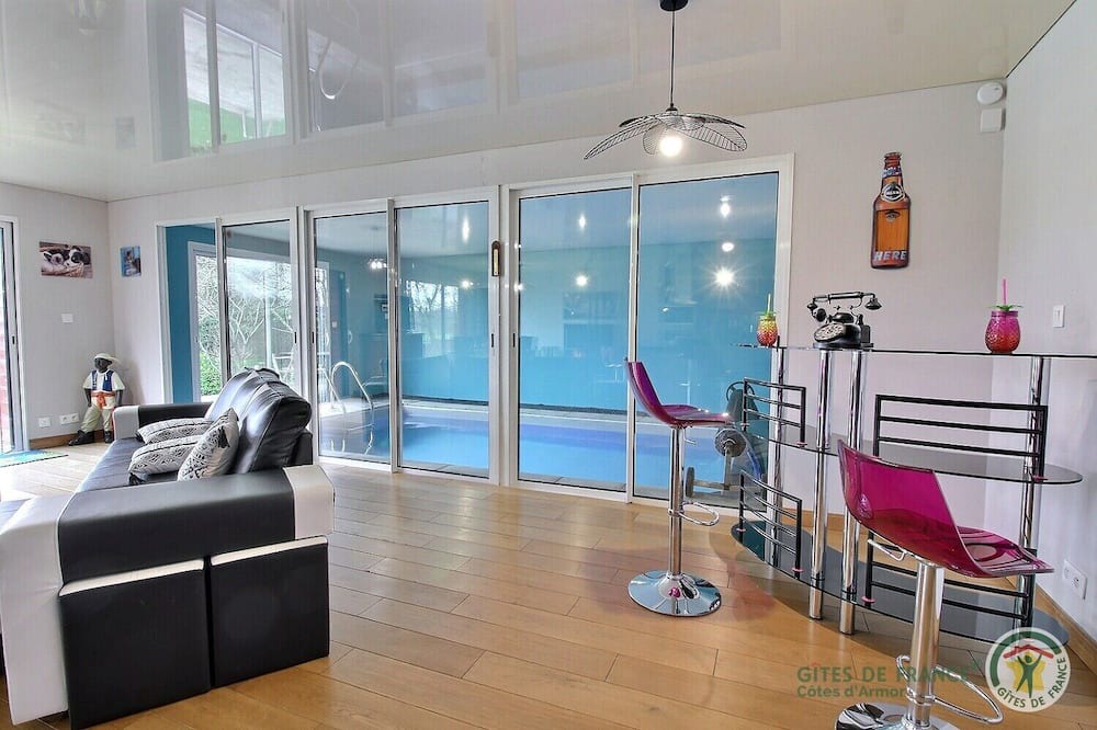 Photo of Others in Plesidy