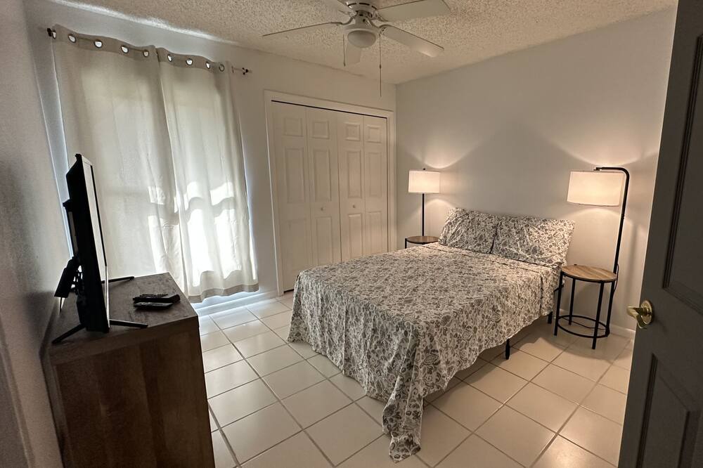 Photo of Bedroom in Oak Grove