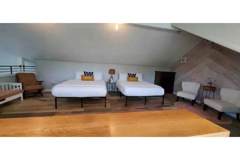 Photo of Bedroom in Garfield