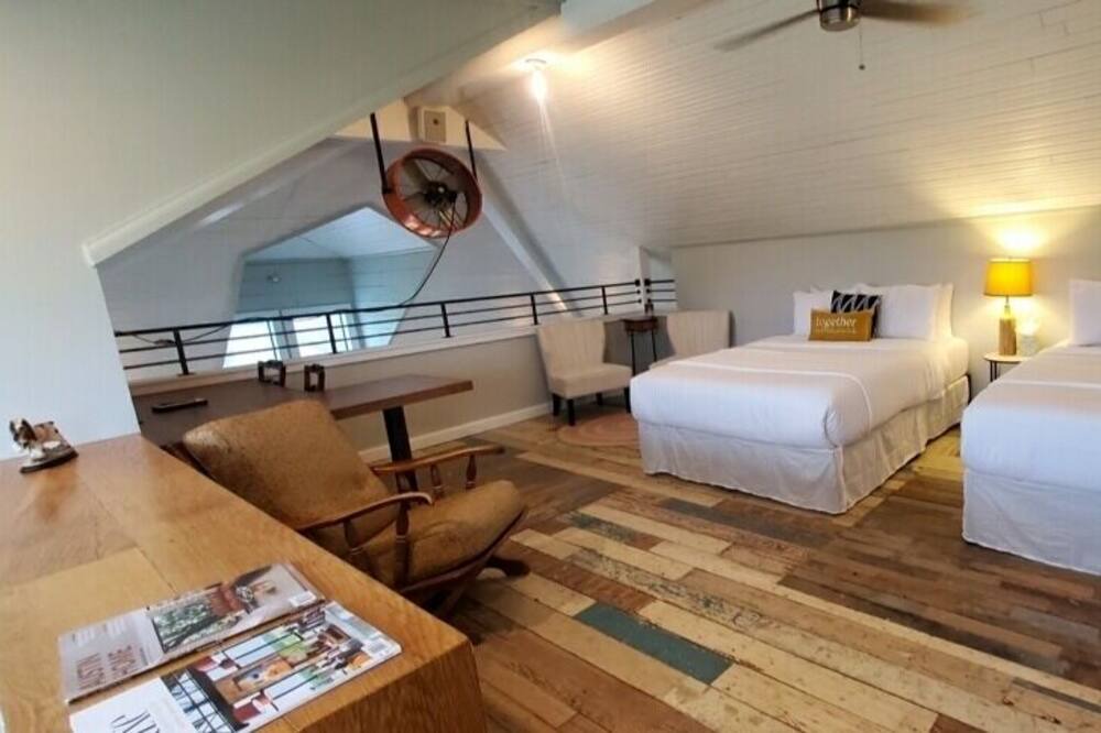 Photo of Bedroom in Garfield