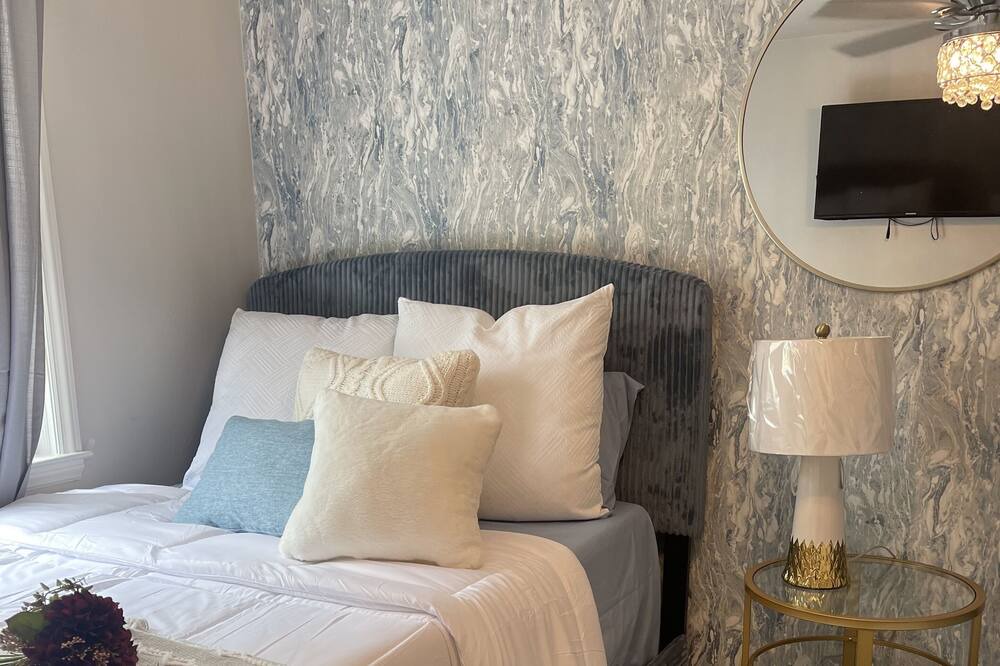 Photo of Bedroom in Parkville