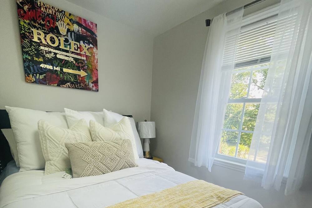 Photo of Bedroom in Parkville