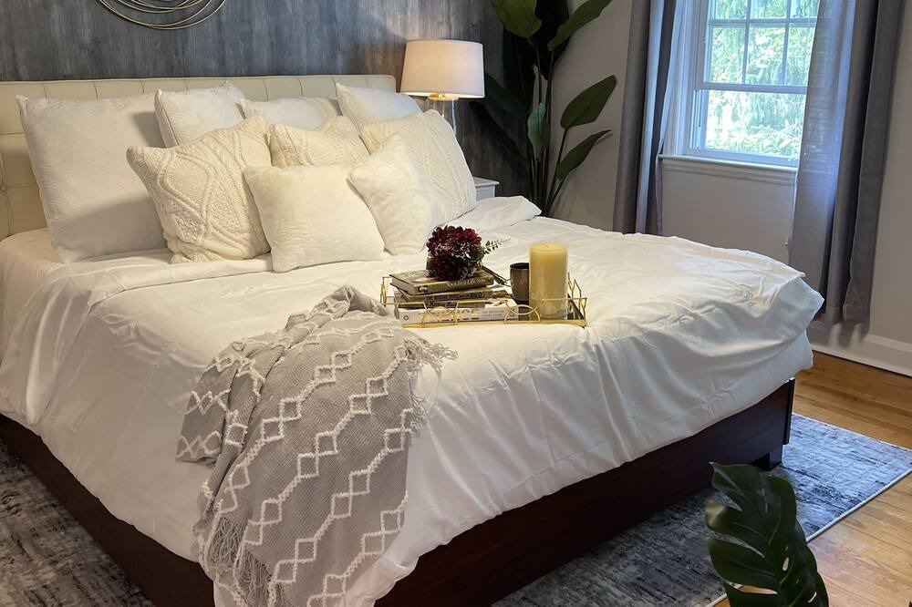 Photo of Bedroom in Parkville