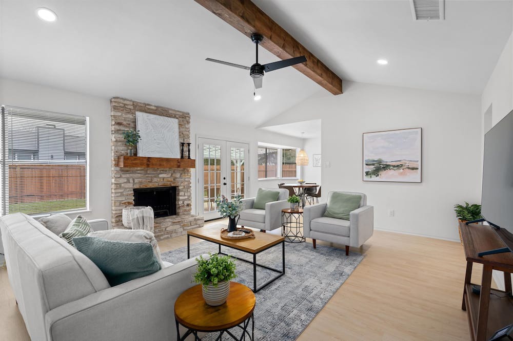 Photo of Livingroom in Anderson Mill