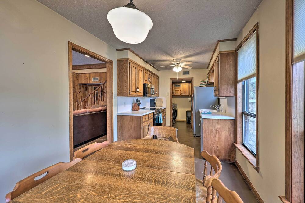 Photo of Livingroom in Jones Mills