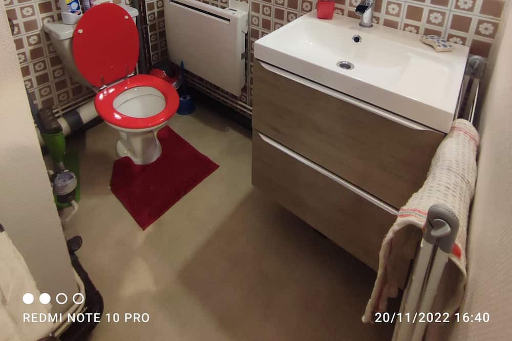 Photo of Bathroom in Nevers