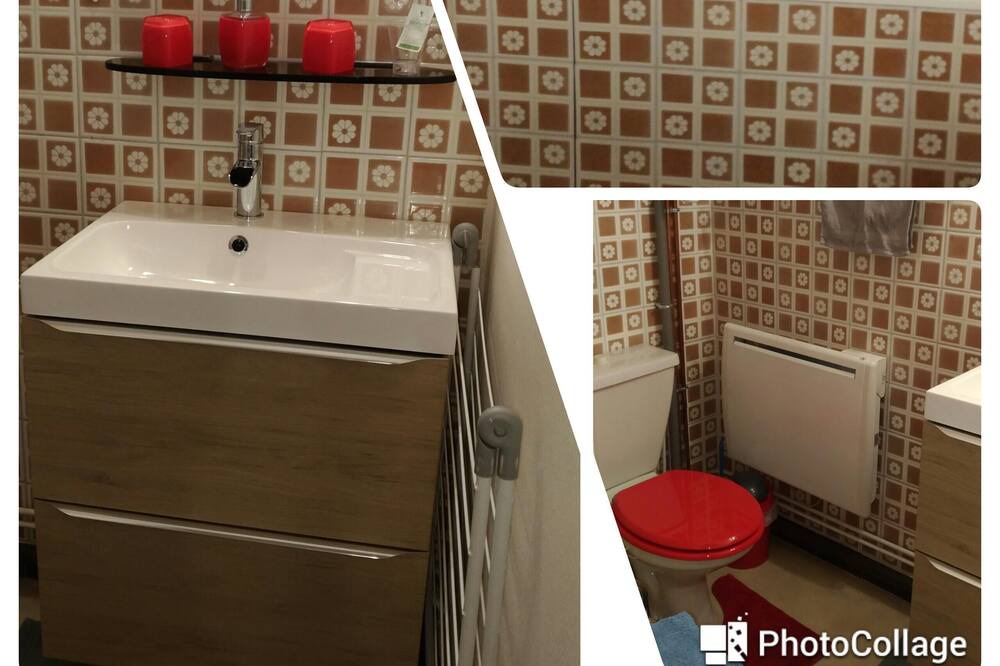 Photo of Bathroom in Nevers