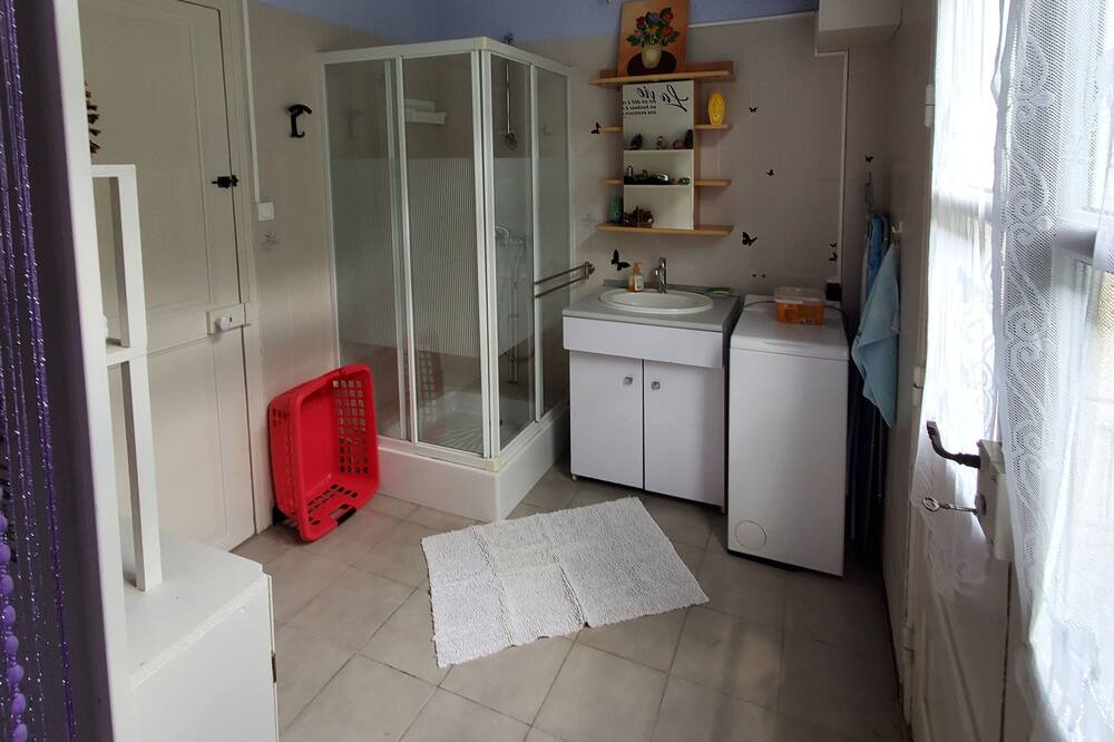 Photo of Bathroom in Gourdon