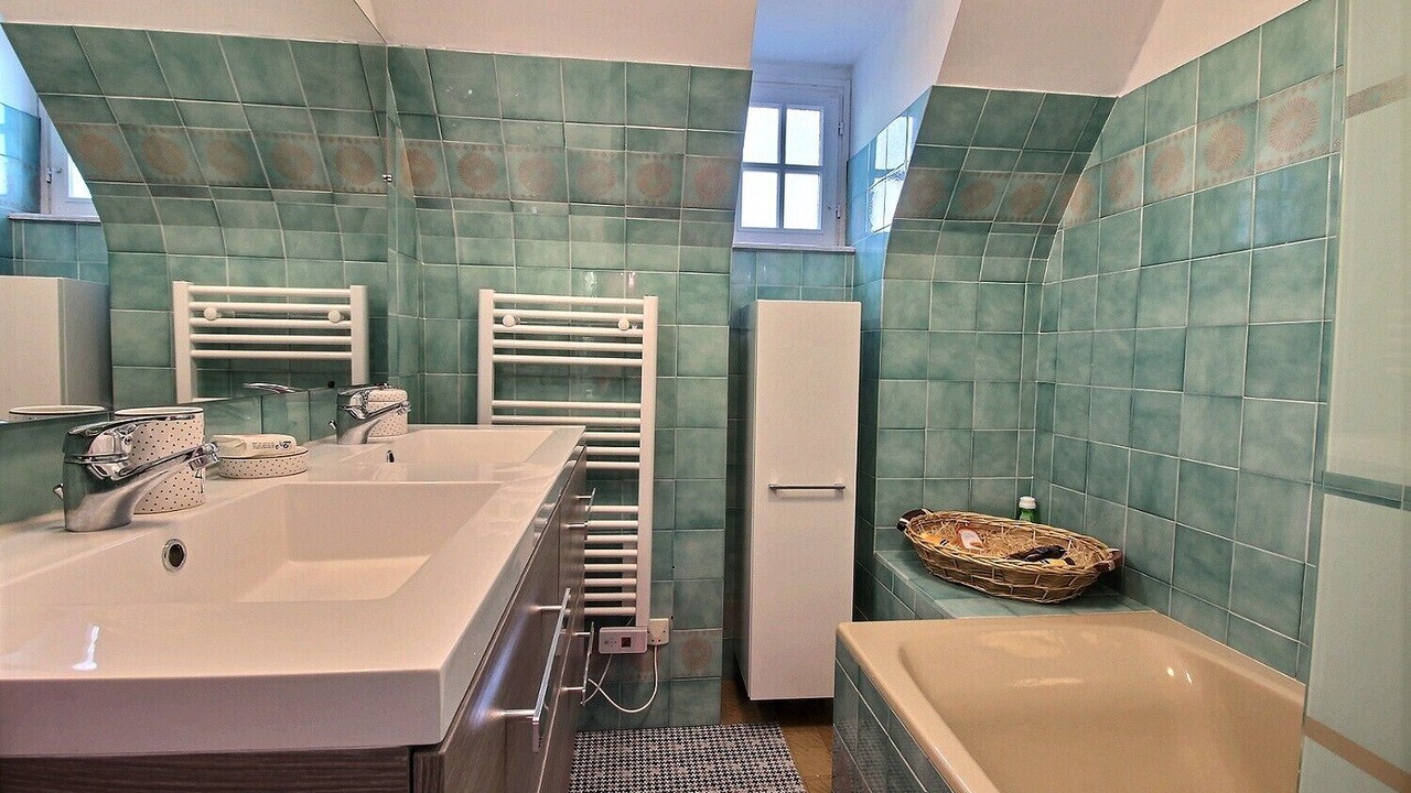 Photo of Others in La Foeil