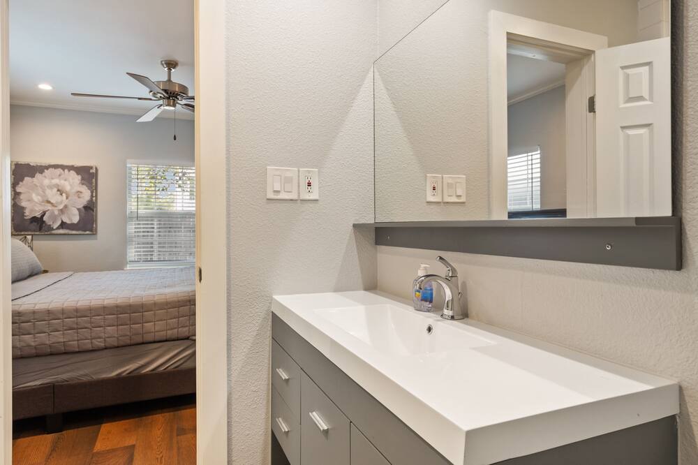 Photo of Bathroom in Cityplace