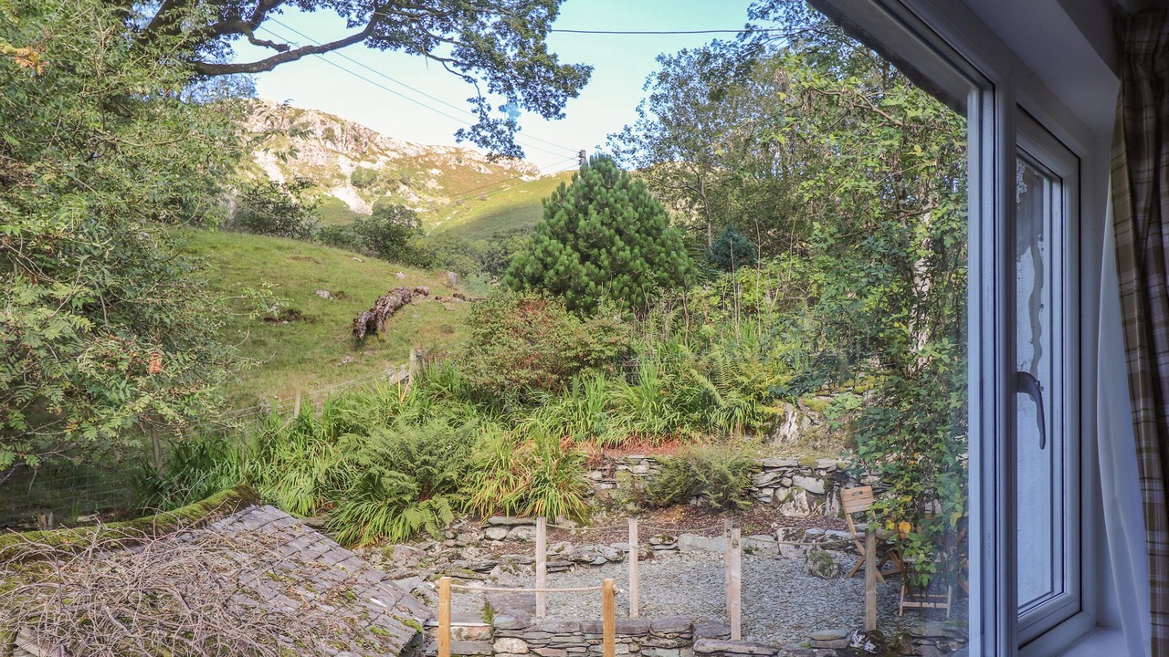 Photo of Outdoor in Chapel Stile