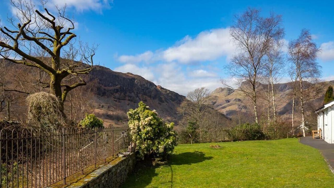 Photo of Outdoor in Chapel Stile