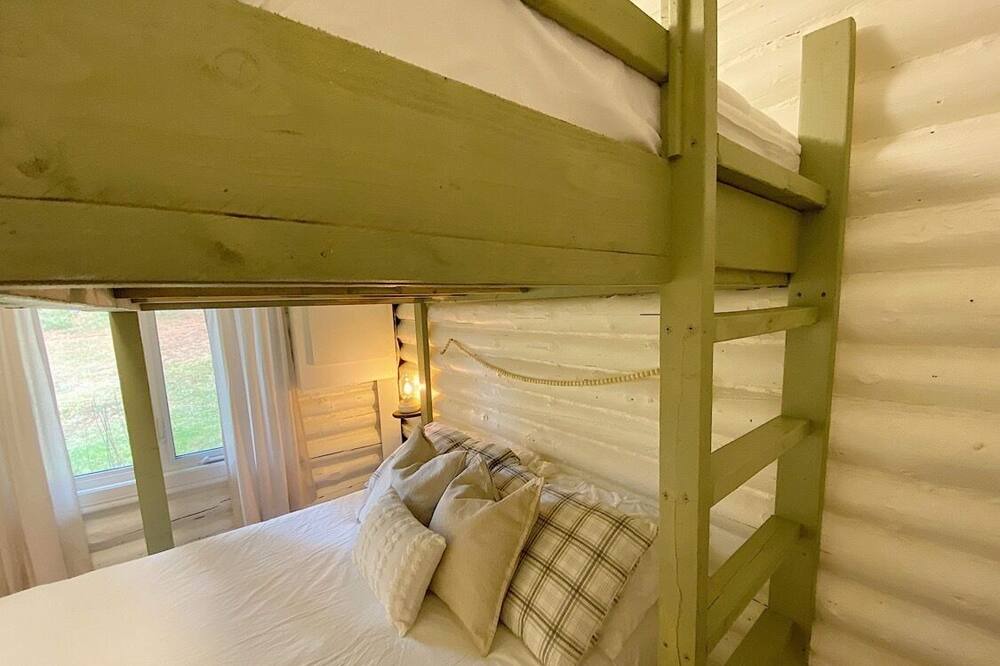 Photo of Bedroom in Saint-Alphonse-Rodriguez