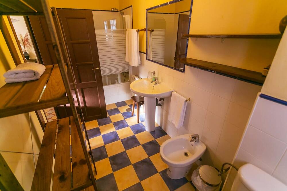 Photo of Bathroom in Albella