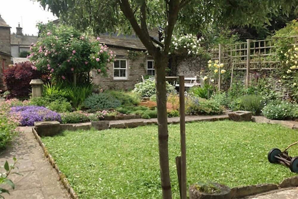 Photo of Outdoor in Thornton Rust