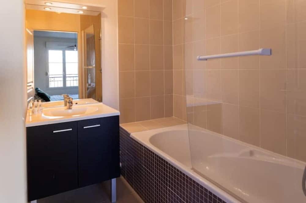 Photo of Bathroom in Coutures